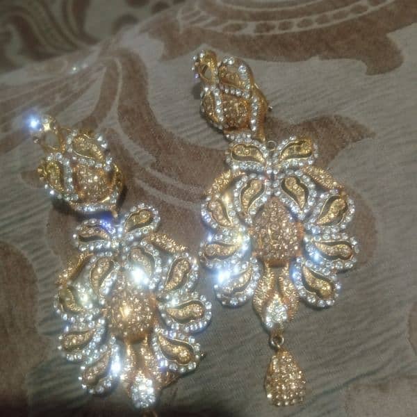 Gold plated and zircon style earrings and jewelry set for sale 4