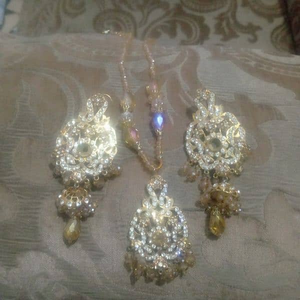 Gold plated and zircon style earrings and jewelry set for sale 11