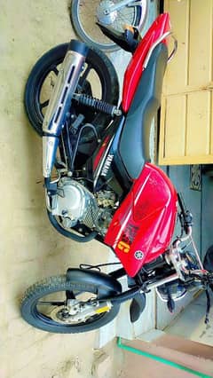 ybr g 125 ,, red Mint condition 0