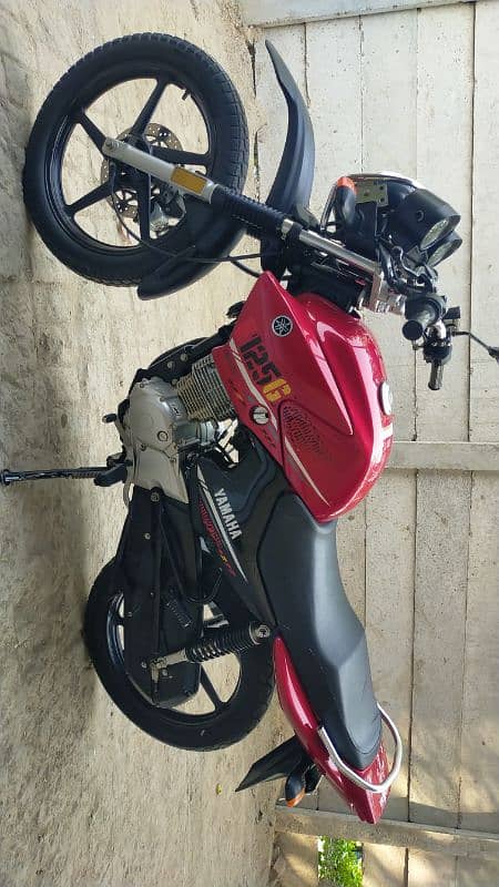 ybr g 125 ,, red Mint condition 12