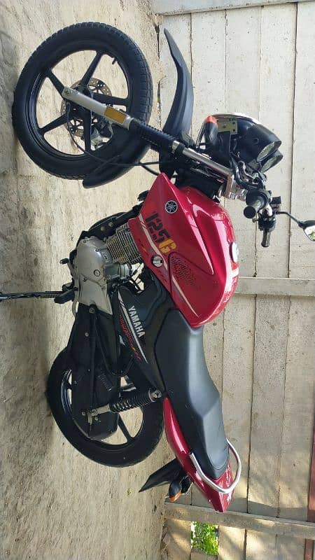 ybr g 125 ,, red Mint condition 13