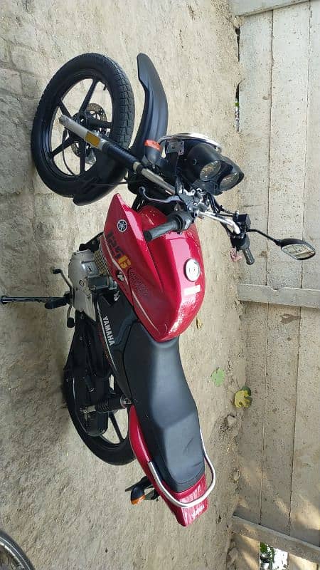 ybr g 125 ,, red Mint condition 14