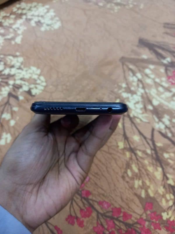 Infinix Hot 8 4/64 6