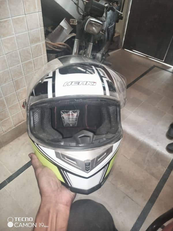 nenki helmet bht kam use kia hai bilkul ok hai 2