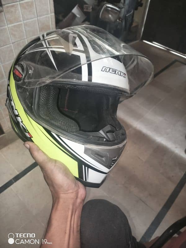 nenki helmet bht kam use kia hai bilkul ok hai 3