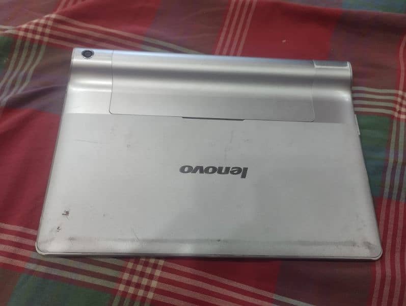 Lenovo Yoga 8 Tablet 1