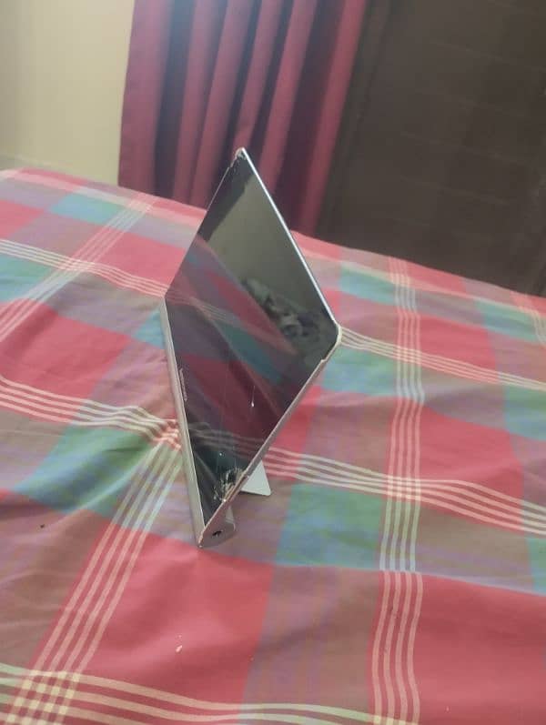 Lenovo Yoga 8 Tablet 3