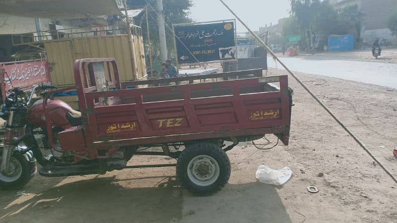 Loader Rickshaw Tez Raftaar model 2021 for sale. 0-3-0-6-3-7-9-7-8-0-4. 2