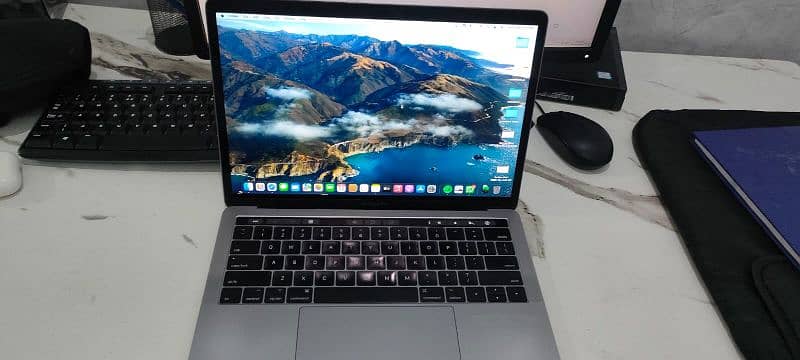 MacBook pro 16/256 5