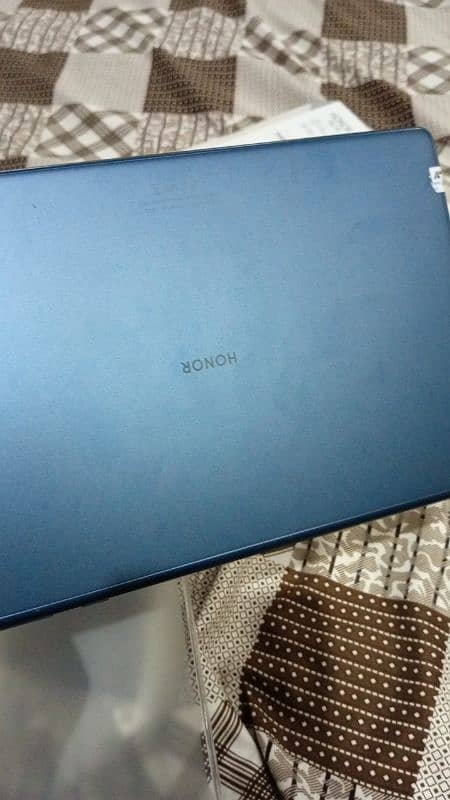 MacBook pro 16/256 9