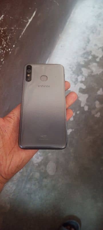 Infinix hot 8 1