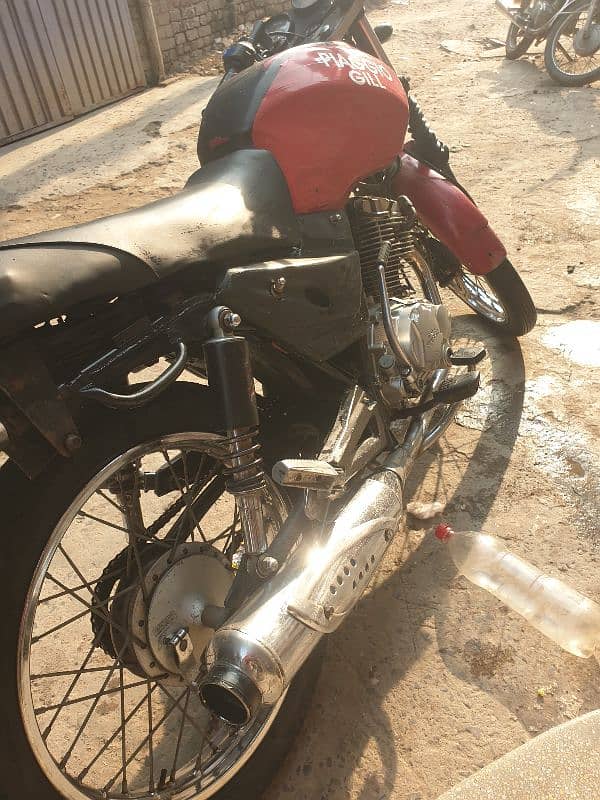 Ravi Piaggio125 5 gear 10 modern condition 10 by 9 03084517985 2