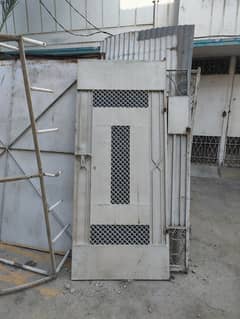 Heavy frame iron gate. Urgent sale