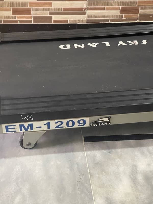 Sky land Treadmill Model EM-1209 4