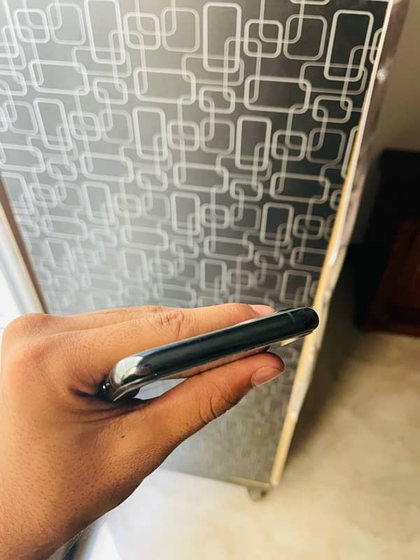 iphone 11 pro pta approved 256gb 4