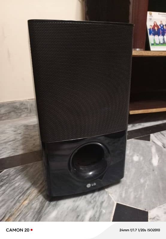 LG Home Theater System Speakers 0