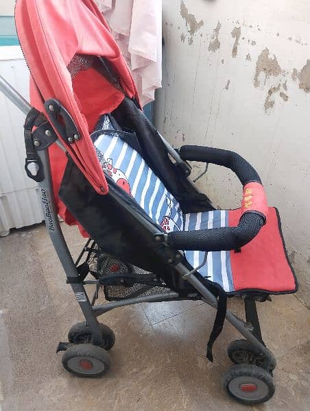 BABY PRAM FOR SALE IN GOOD CONDITION 2