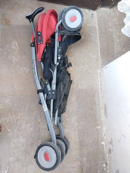 BABY PRAM FOR SALE IN GOOD CONDITION 3