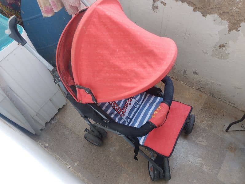 BABY PRAM FOR SALE IN GOOD CONDITION 5