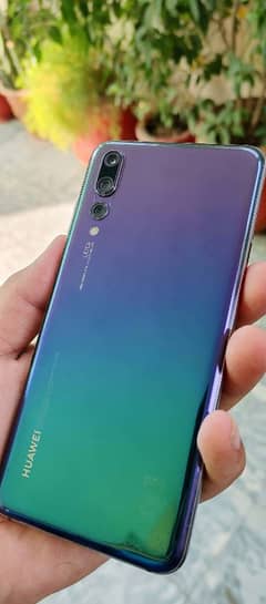 Huawei p20 pro official PTA approved dual Sim 6/128 best for PUBG