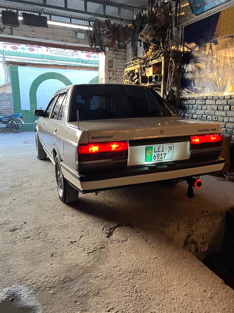 Nissan Sunny 1987 DLX 7