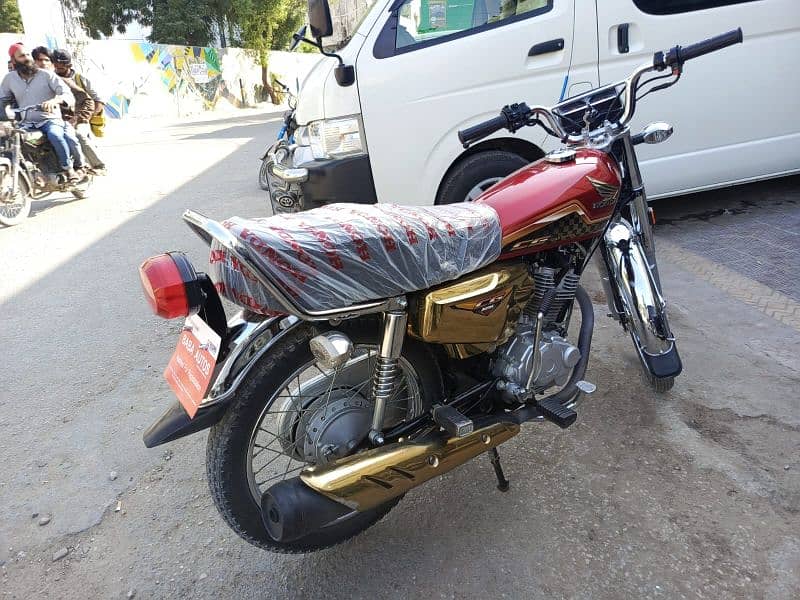 Honda 125 chrome edition 2