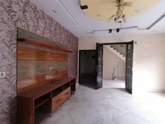 Corner 1013 Square Feet House For sale In Lalazaar Garden 0