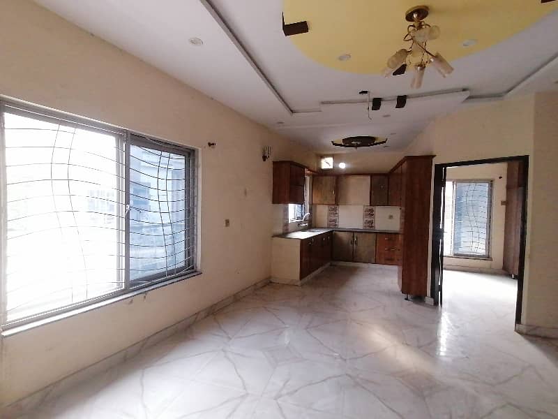 Corner 1013 Square Feet House For sale In Lalazaar Garden 33