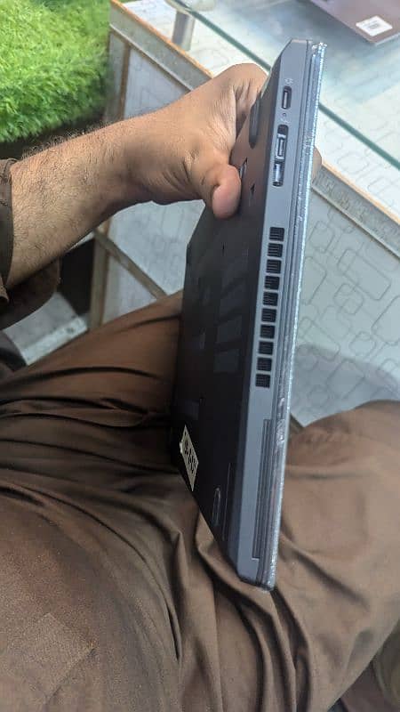 Lenovo T14s Core i7 10th gen 16gb ddr4 ram better than HP 4