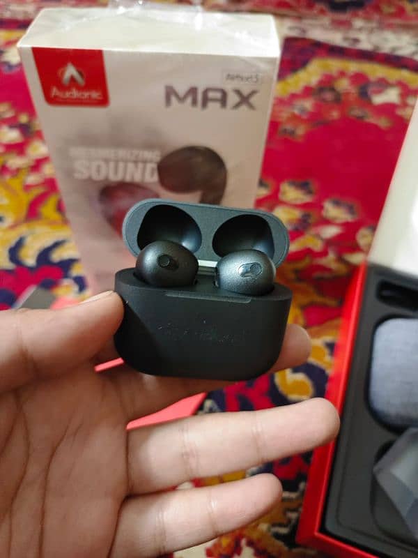 Airbuds 5 Max 2