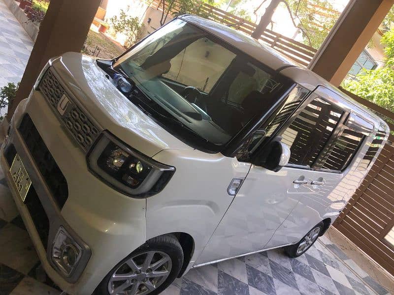 Daihatsu Wake 2015 1