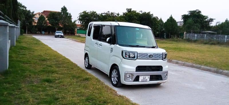 Daihatsu Wake 2015 11