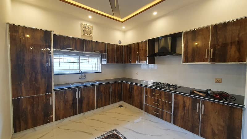 10 Marla Luxury Spanish House - For Sale - Wapda Town 12