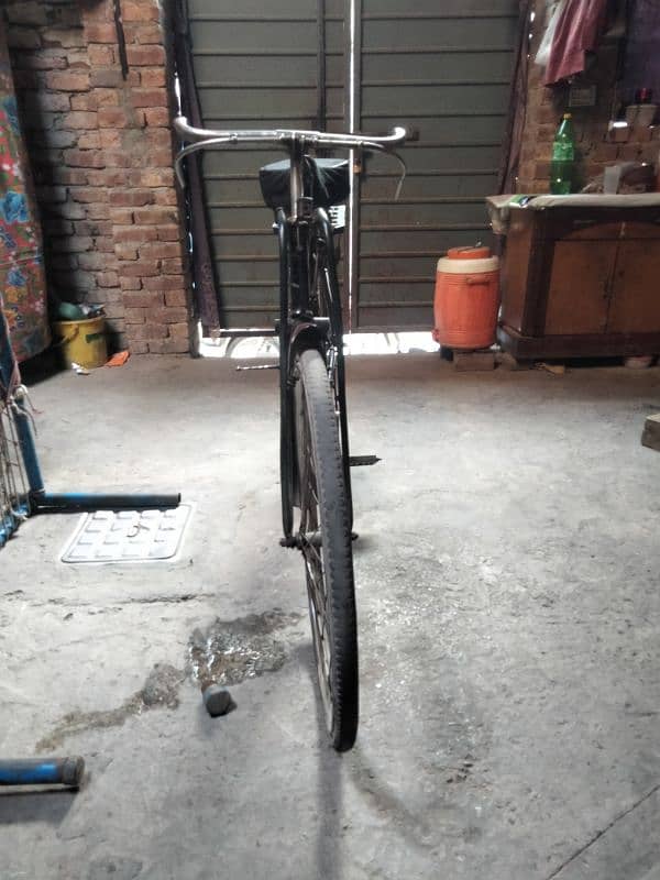 Bicycle used butt new condition 9