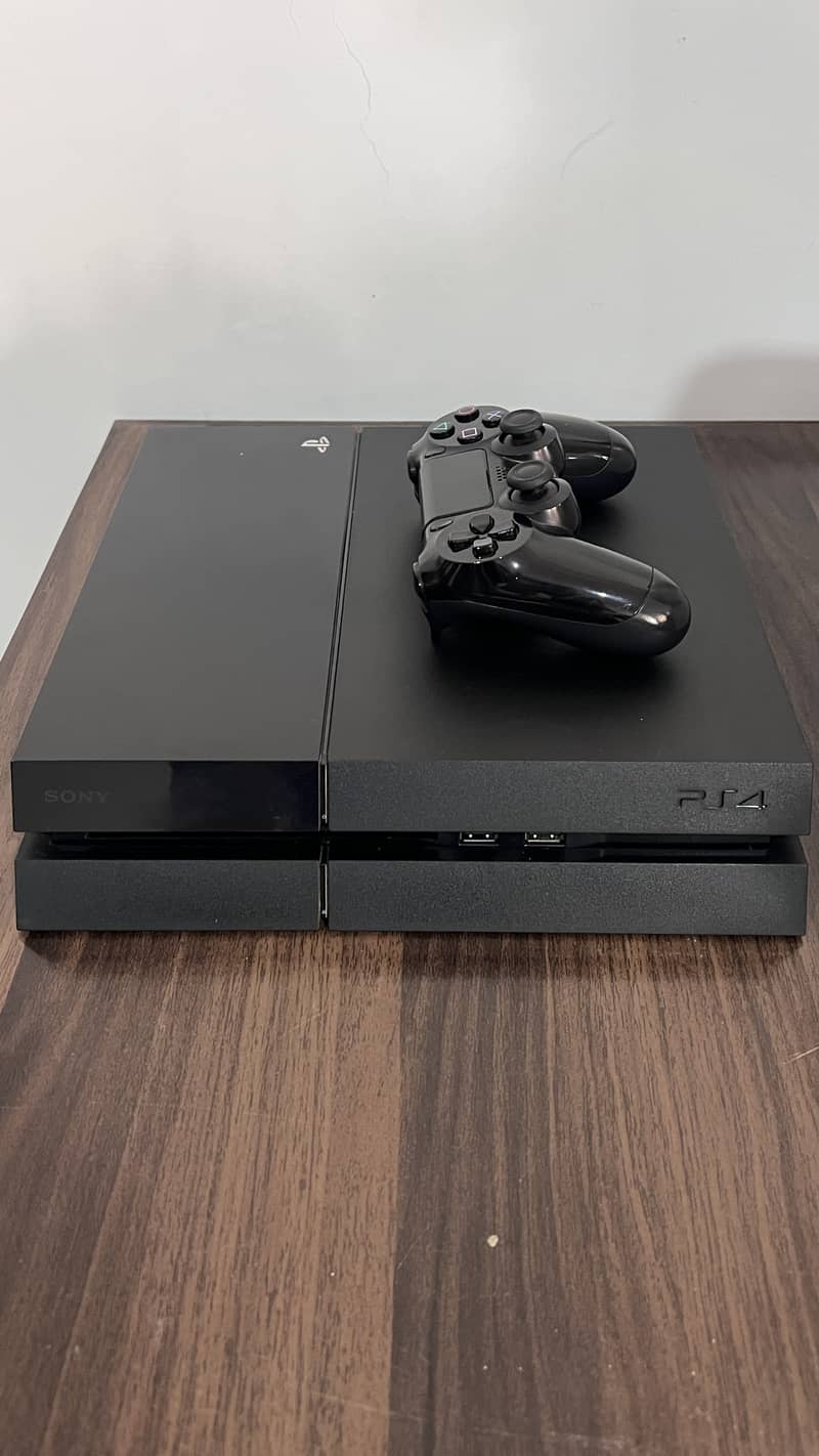 playstation 4 / ps4 , 1TB console 0