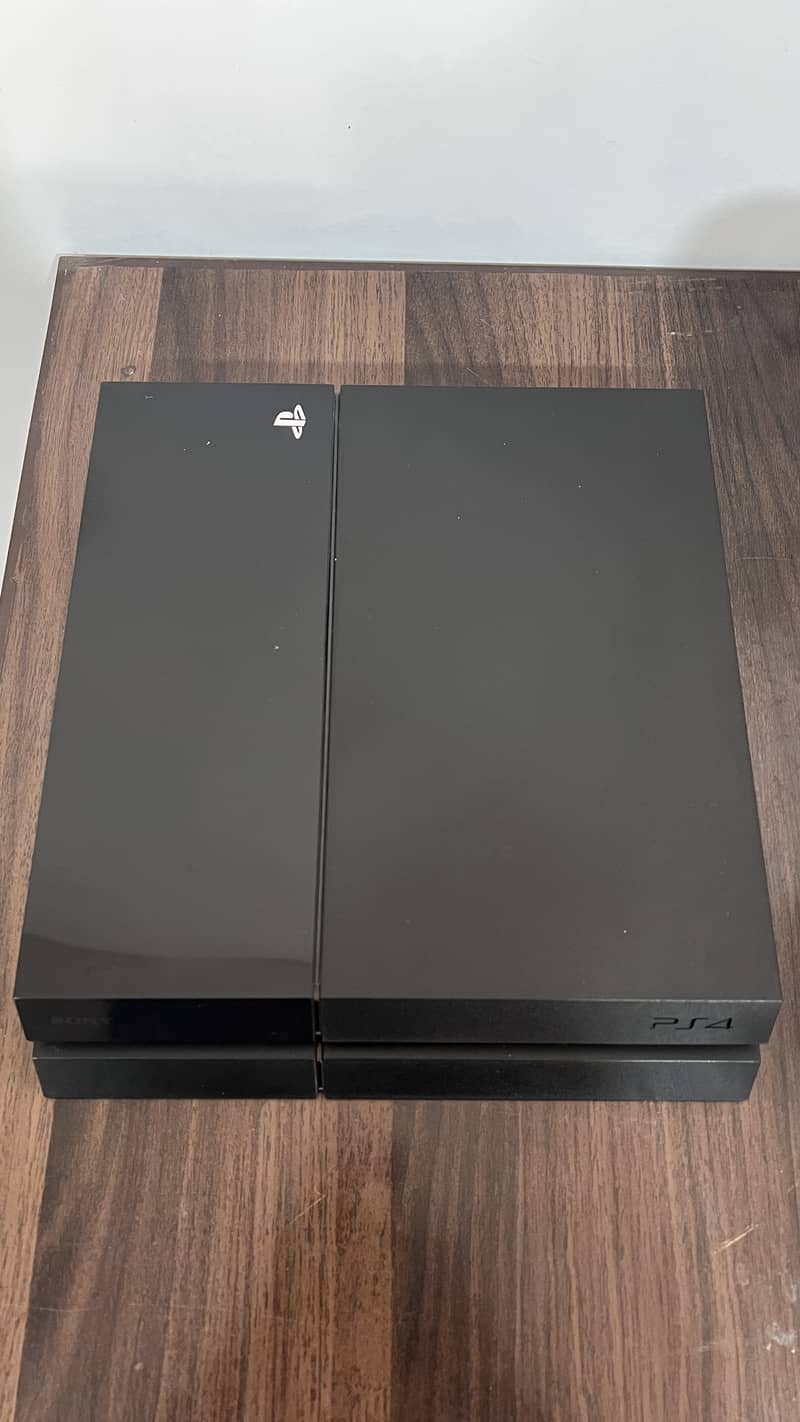 playstation 4 / ps4 , 1TB console 3