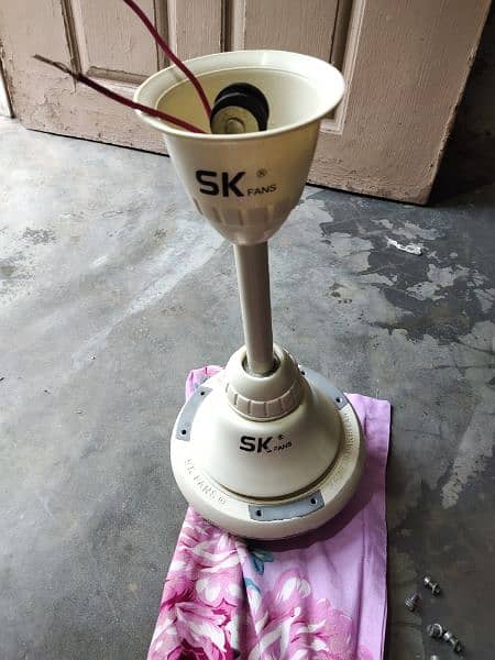 Urgent for sale 4 SK ceiling fans need for money 4