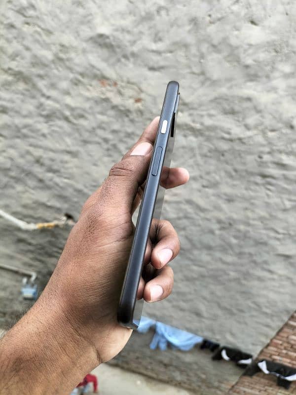 Google Pixel 4XL  64GB  mobile phone 1