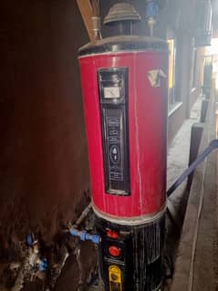 35 Gallon Geyser in Working Condition