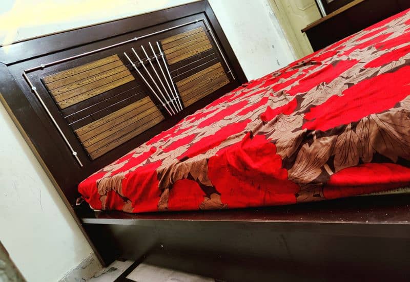 Bed set very good condition 0