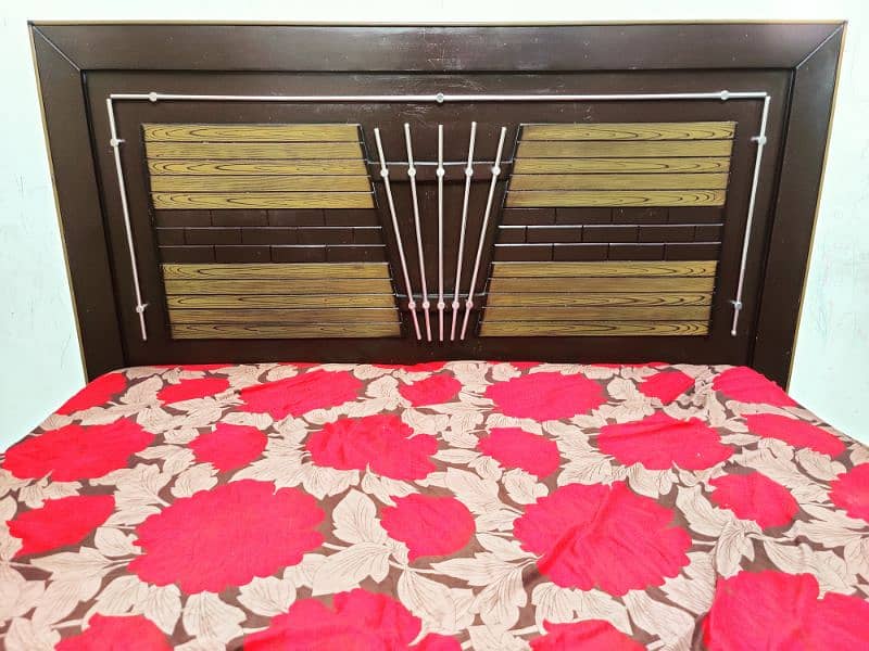 Bed set very good condition 2