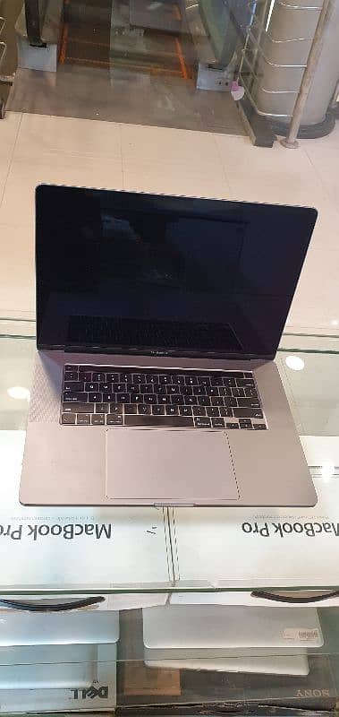 Apple Macbook Pro 2018 dual gpu 6