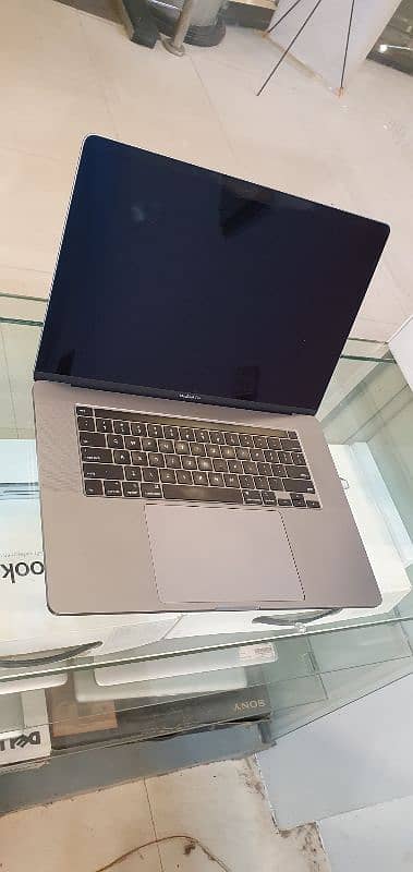 Apple Macbook Pro 2018 dual gpu 7