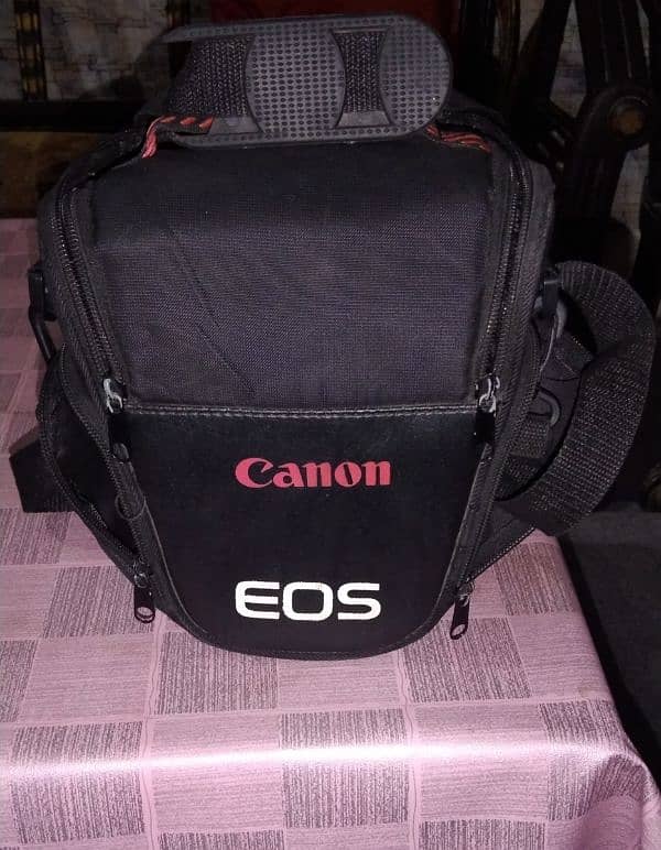 Used Canon 750D Camera. 6