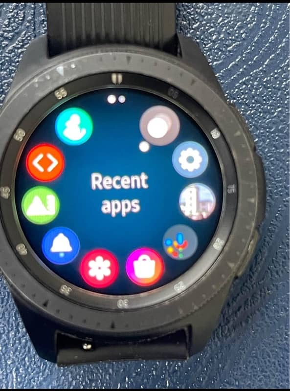 Samsung Galaxy Watch 4 (42 mm) ,metal bezel Gear S4 (SM-R810) Wi-Fi 4