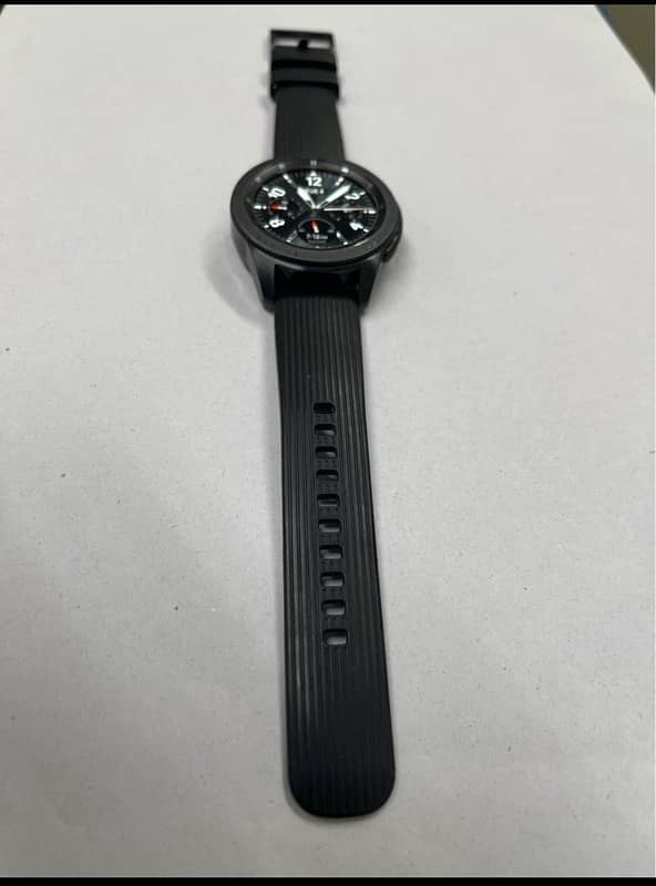 Samsung Galaxy Watch 4 (42 mm) ,metal bezel Gear S4 (SM-R810) Wi-Fi 7