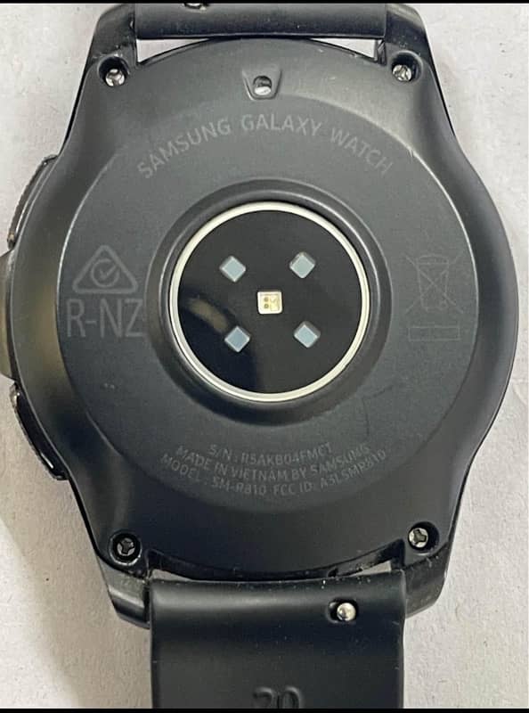 Samsung Galaxy Watch 4 (42 mm) ,metal bezel Gear S4 (SM-R810) Wi-Fi 8