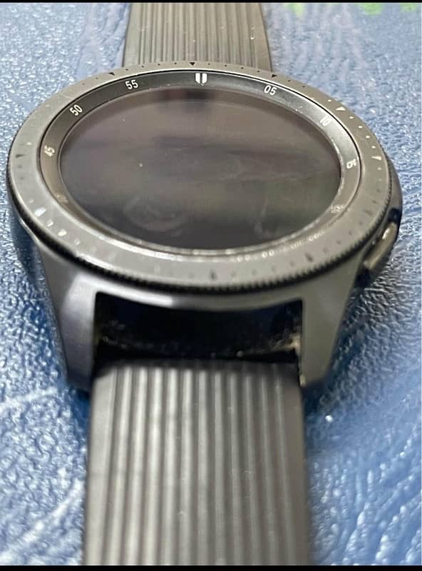 Samsung Galaxy Watch 4 (42 mm) ,metal bezel Gear S4 (SM-R810) Wi-Fi 9