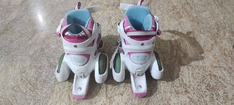 Kids skating shoes branded 1