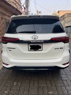 Toyota Fortuner Legender 2022